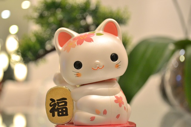 Maneki-neko หรือแมวกวักนำโชค