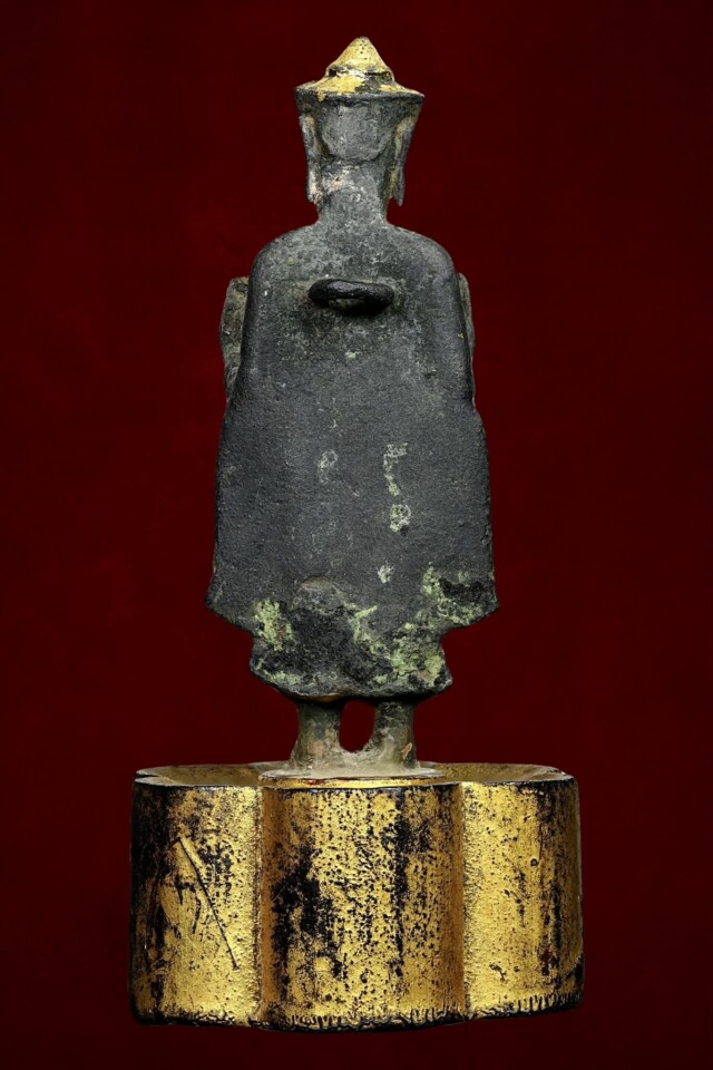 พระพุทธรูปศิลปะลพบุรี ปางห้ามสมุทร